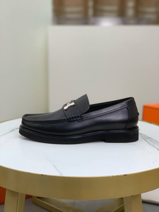 工厂价 顶级版本 品牌：Hermès 爱马仕 标准码：男码39-44 38、45可以定做 等级：官网同款 原单品质材料：原版柔软小牛皮 水染牛皮内里 原版意大利